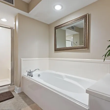 Fun 2 Bed/2 Bath Condo With Pool On Biloxi Beach Exterior photo