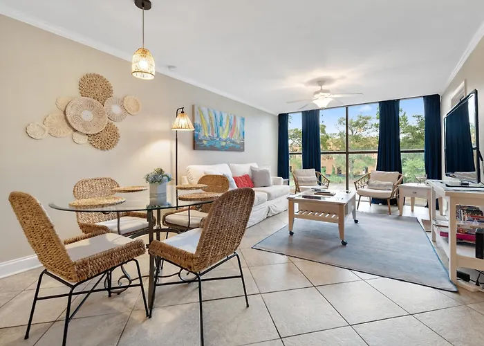 Fun 2 Bed/2 Bath Condo With Pool On Biloxi Beach