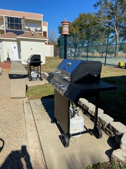 Fun 2 Bed/2 Bath With Pool On * Biloxi