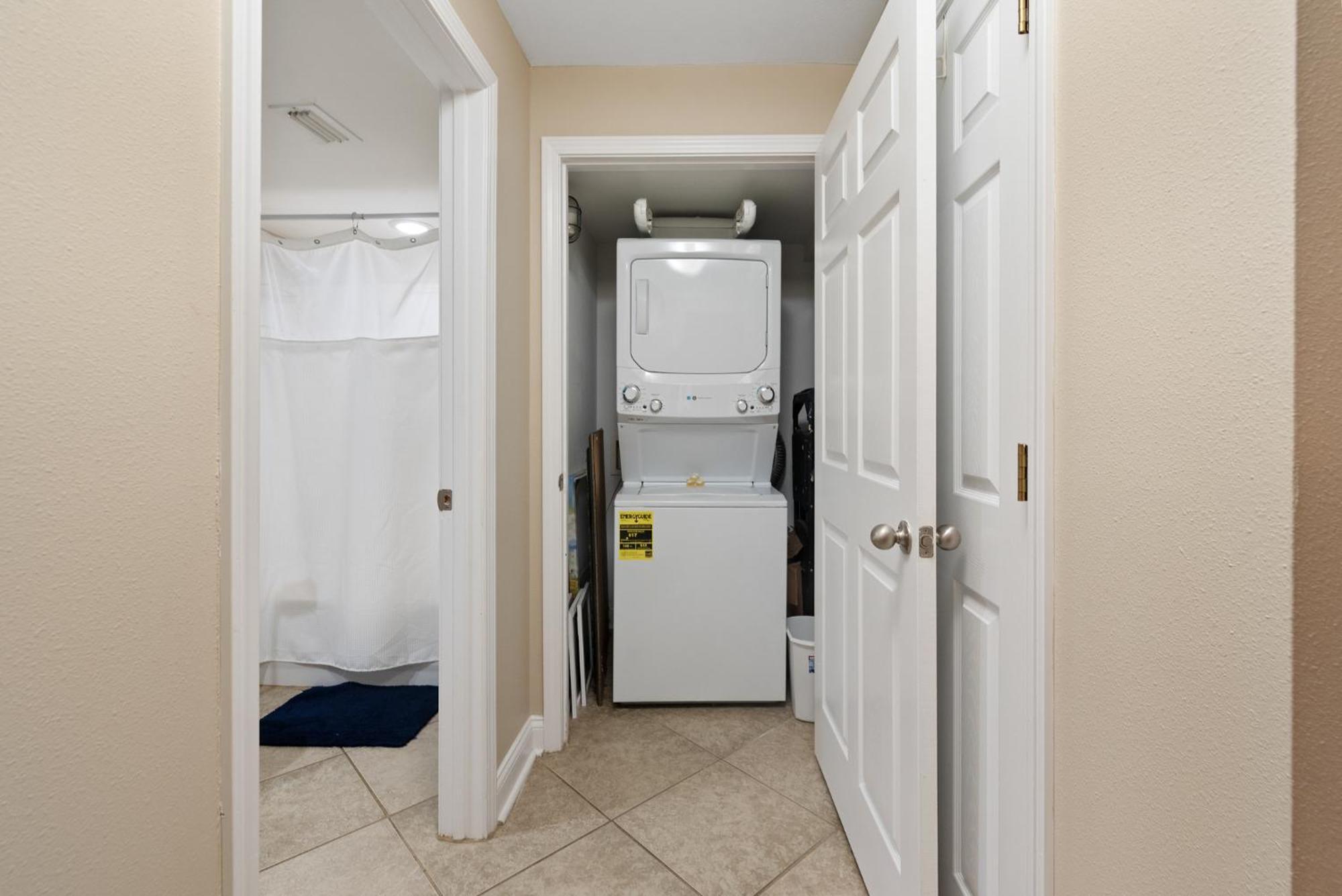 Fun 2 Bed/2 Bath With Pool On